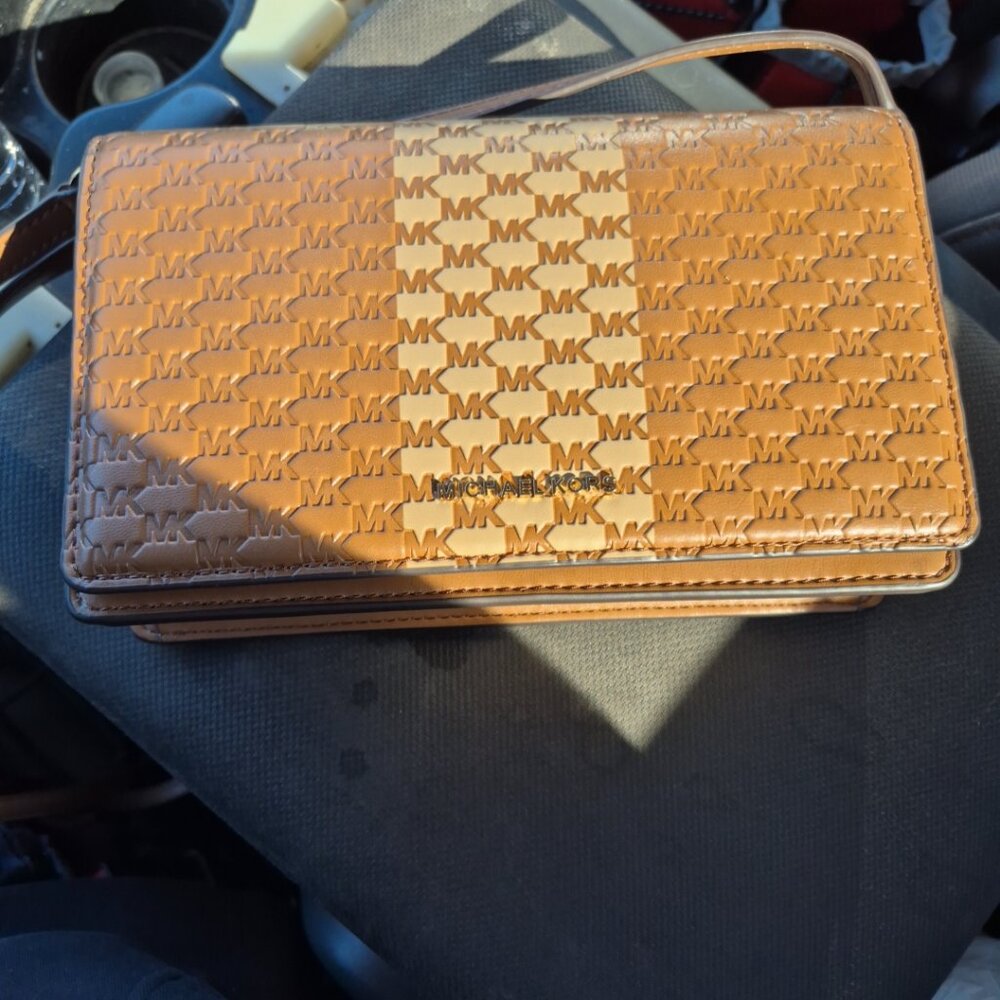 Michael's kors MD flap x body purse